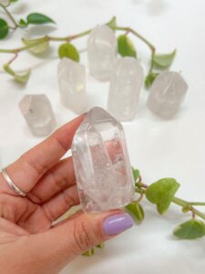 Ponta de Cristal Natural Polida - Harmonia Espiritual e a Purificação do Ambiente - Imagem 3