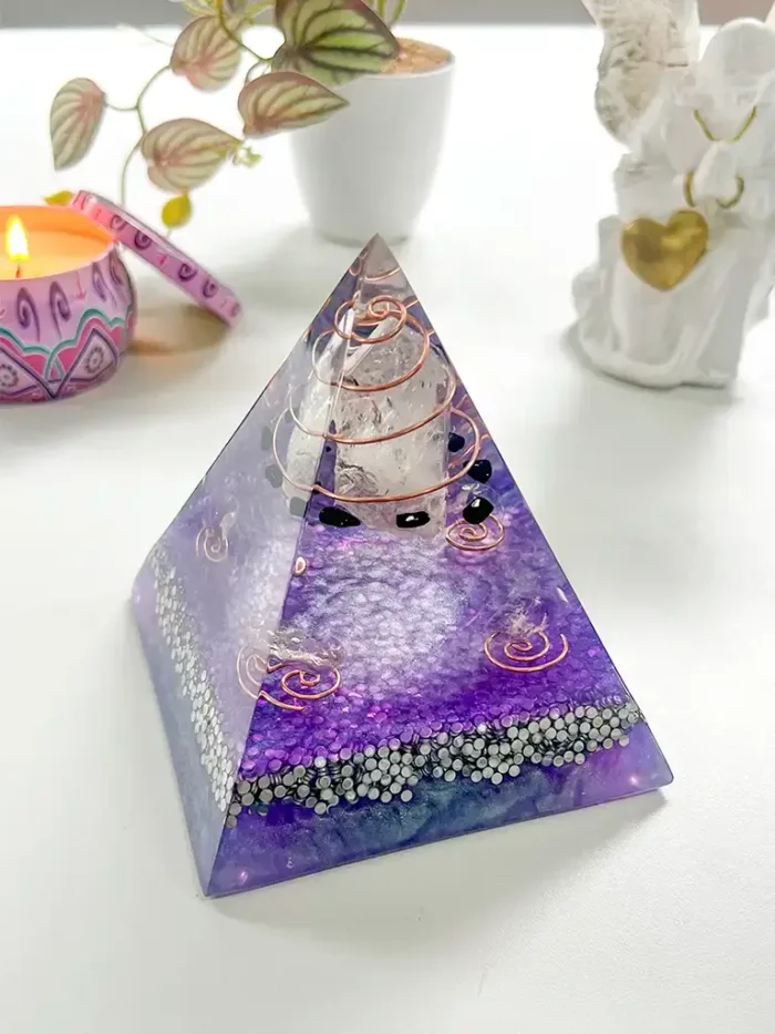 Orgonite Pirâmide Média Espiral - Ametista - Intuição e Espiritualidade
