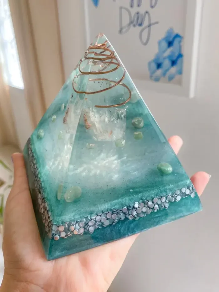 Orgonite Média Espiral - Quartzo Verde - Vitalidade e Bem Estar