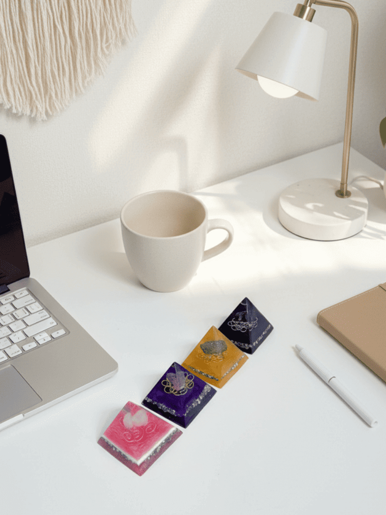 combo4minis(3) Combo 4 Mini Orgonites – Proteção, Prosperidade, Amor e Intuição - Imagem 1