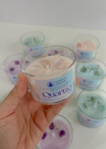 Vela Aromática Quartzo Rosa com Cristais Naturais | Framboesa e Baunilha | Coleção Colors — Dharma Cristais